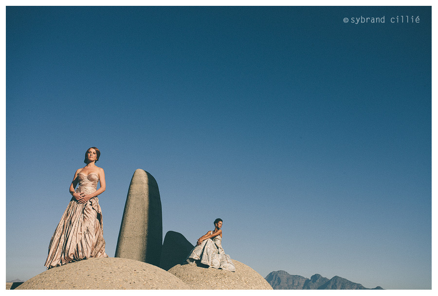 Beautiful geometrics themed wedding inspiration styled shoot at the Afrikaans Language Monument in Paarl.